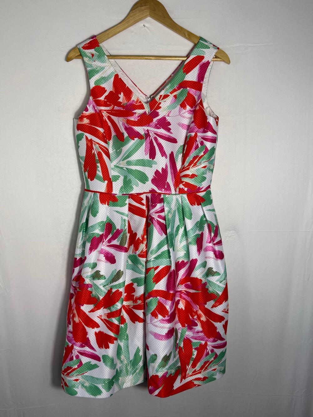 Tahari Arthur S Levine Floral Jacquard Fit & Flare Dress Size 8 V Neck